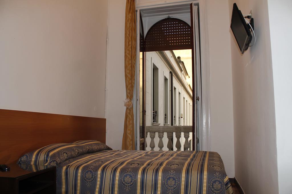 Hotel Luisa Μιλάνο Δωμάτιο φωτογραφία