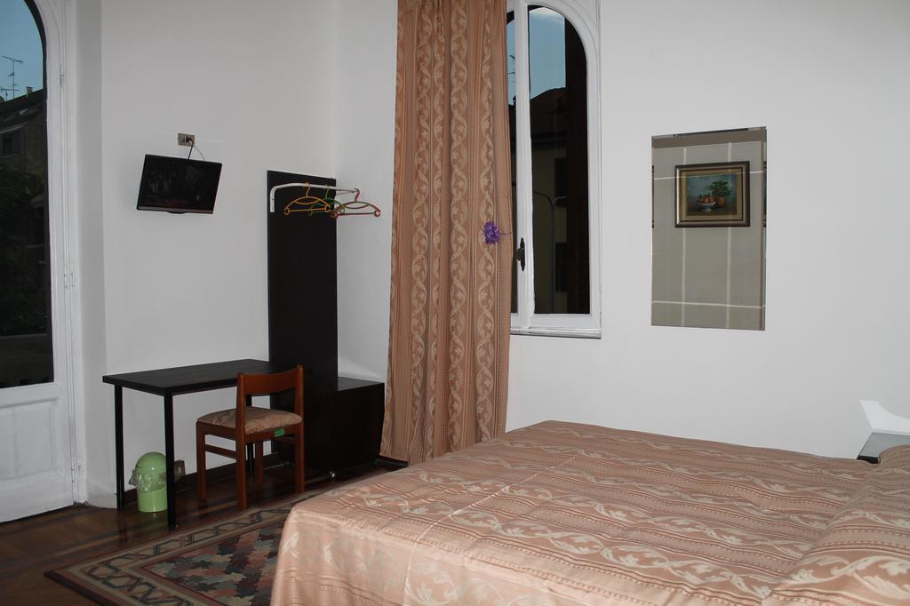 Hotel Luisa Μιλάνο Δωμάτιο φωτογραφία