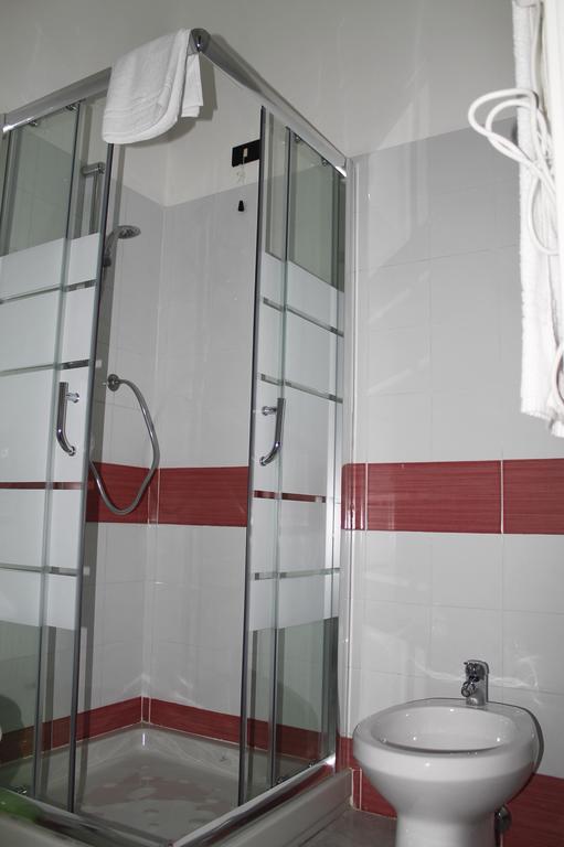 Hotel Luisa Μιλάνο Δωμάτιο φωτογραφία