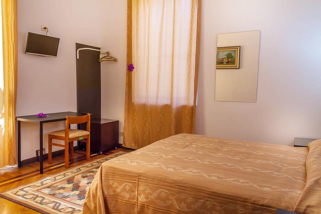 Hotel Luisa Μιλάνο Δωμάτιο φωτογραφία