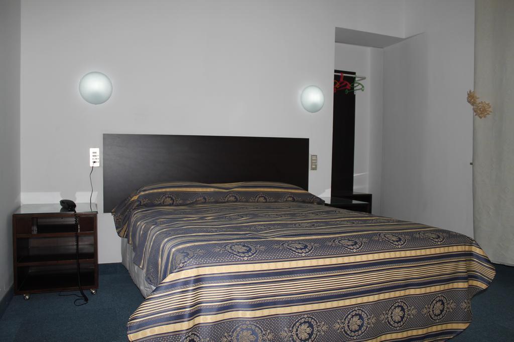 Hotel Luisa Μιλάνο Δωμάτιο φωτογραφία