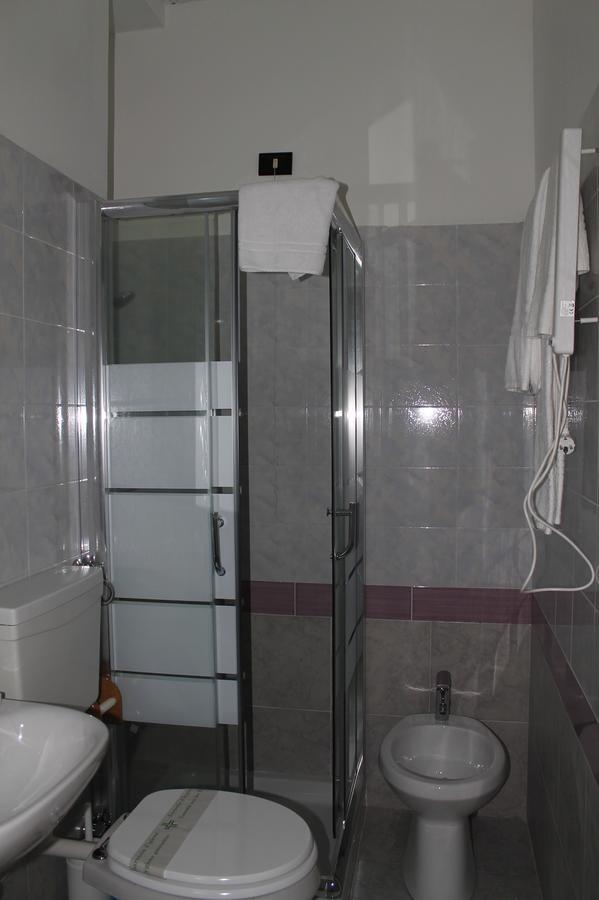 Hotel Luisa Μιλάνο Δωμάτιο φωτογραφία