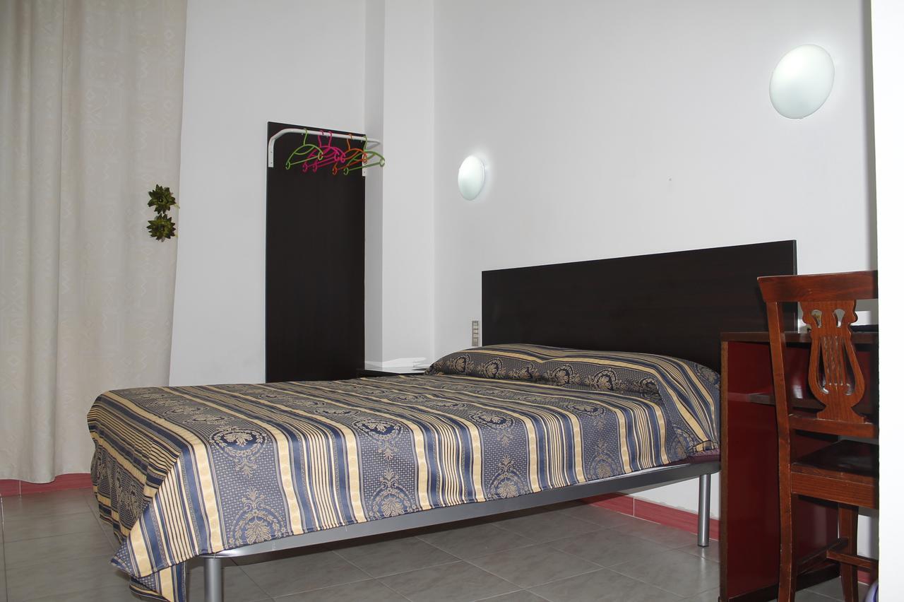 Hotel Luisa Μιλάνο Δωμάτιο φωτογραφία