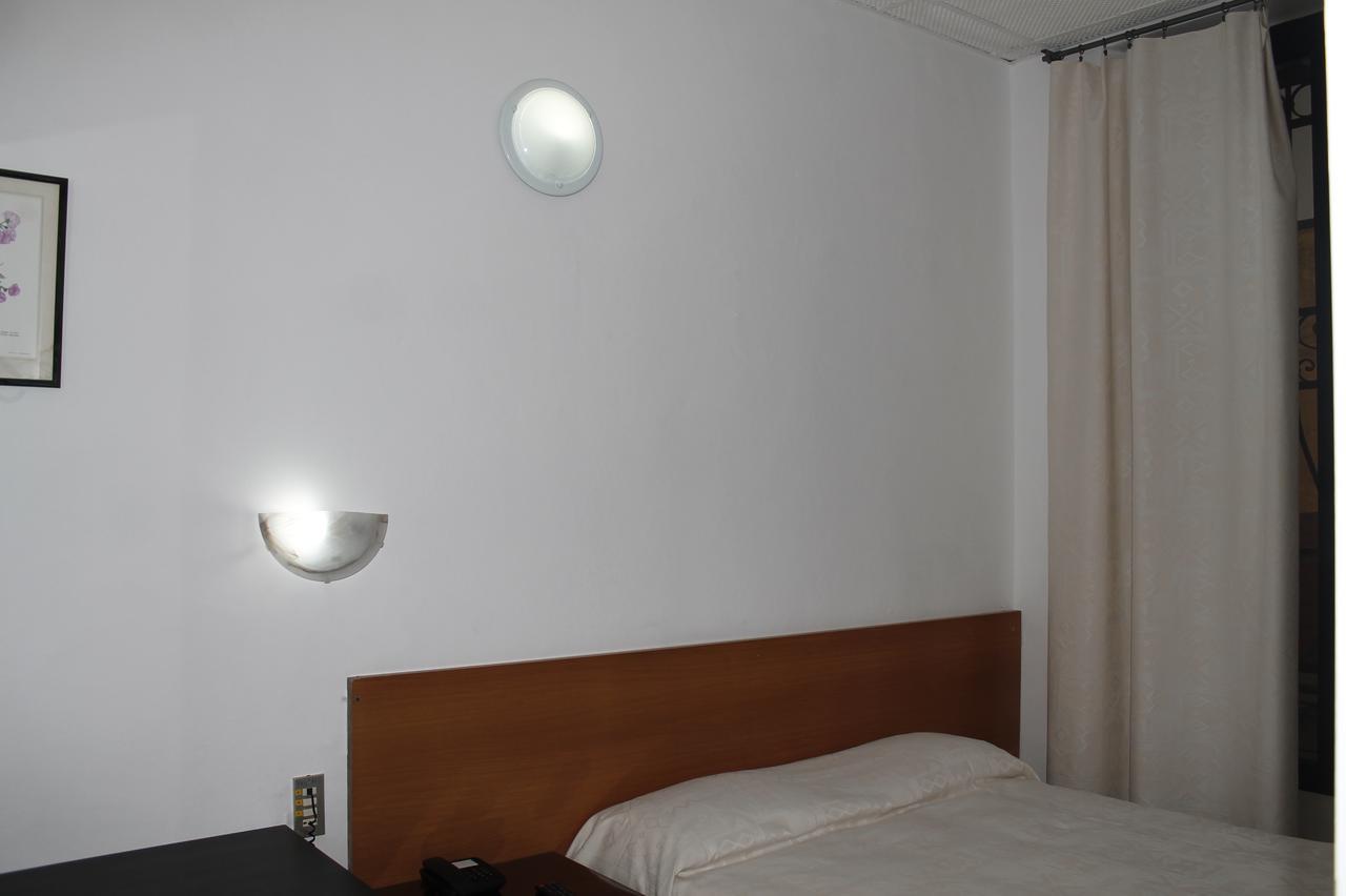 Hotel Luisa Μιλάνο Δωμάτιο φωτογραφία