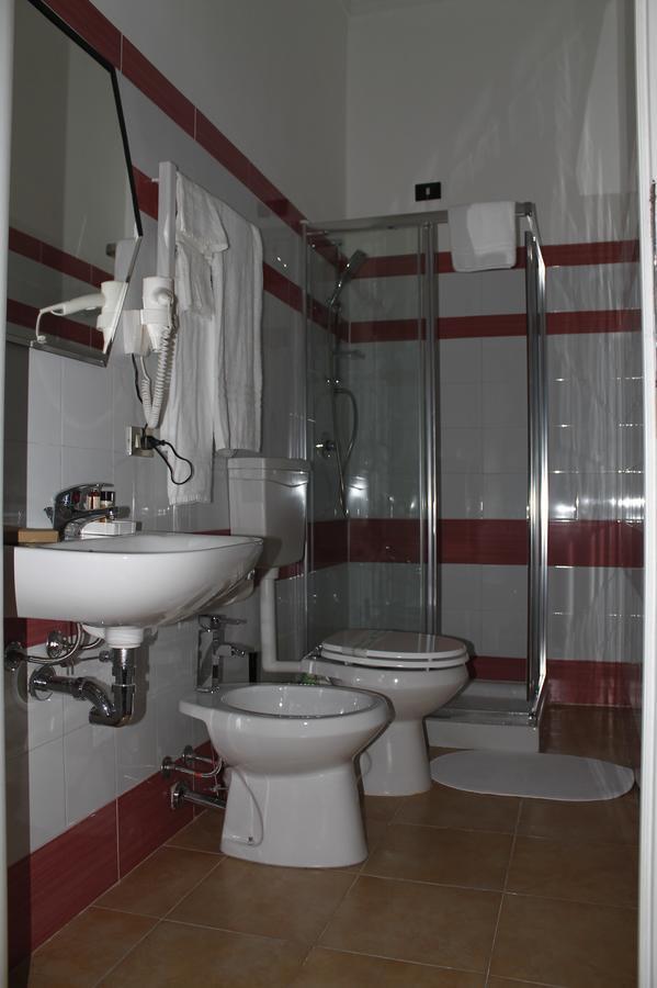 Hotel Luisa Μιλάνο Δωμάτιο φωτογραφία